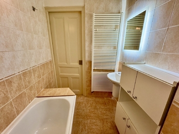 Koupelna - Pronájem bytu 3+1 v osobním vlastnictví 103 m², Praha 3 - Vinohrady