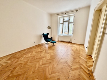 Pokoj 3 vstup - Pronájem bytu 3+1 v osobním vlastnictví 103 m², Praha 3 - Vinohrady