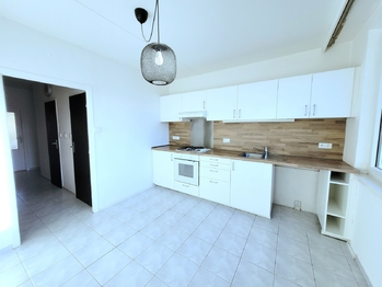 Kuchyně - Pronájem bytu 4+1 v osobním vlastnictví 89 m², Praha 4 - Modřany