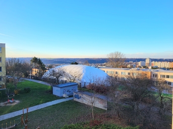 Výhled z bytu - Pronájem bytu 4+1 v osobním vlastnictví 89 m², Praha 4 - Modřany