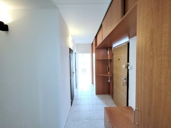 Chodba - Pronájem bytu 4+1 v osobním vlastnictví 89 m², Praha 4 - Modřany