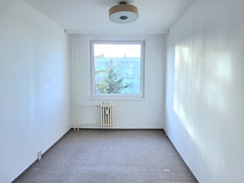 Pokoj 4 (12.01m2) - Pronájem bytu 4+1 v osobním vlastnictví 89 m², Praha 4 - Modřany