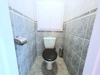 WC - Pronájem bytu 4+1 v osobním vlastnictví 89 m², Praha 4 - Modřany