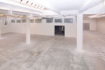 Pronájem výrobních prostor 678 m², Kladno