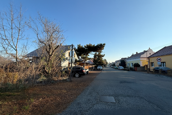 Prodej pozemku 1042 m², Břeclav