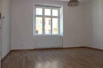 Pokoj do ulice - Pronájem bytu 2+1 v osobním vlastnictví 72 m², Brno