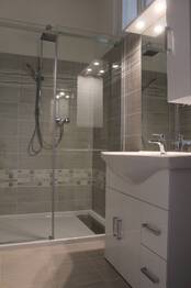 Koupelna - Pronájem bytu 2+1 v osobním vlastnictví 72 m², Brno