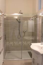 Koupelna - Pronájem bytu 2+1 v osobním vlastnictví 72 m², Brno