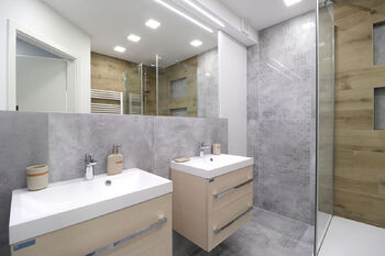 Koupelna - Pronájem bytu 3+kk v osobním vlastnictví 67 m², Praha 4 - Michle