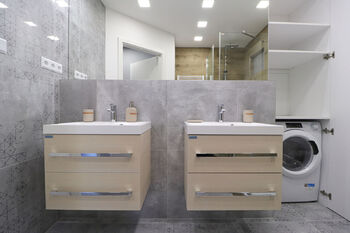 Koupelna - Pronájem bytu 3+kk v osobním vlastnictví 67 m², Praha 4 - Michle