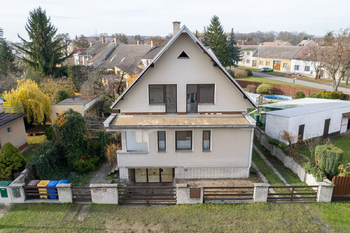 Pohled na dům - Prodej domu 150 m², Městec Králové