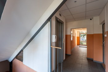 Prodej bytu 1+1 v osobním vlastnictví 34 m², Praha 8 - Střížkov