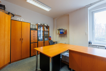 Prodej výrobních prostor 1766 m², Karlovy Vary