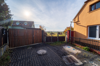 Prodej pozemku 1129 m², Ratenice