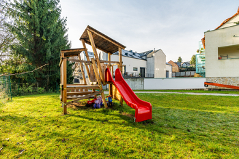 Prodej bytu 1+kk v osobním vlastnictví 53 m², Tuchoměřice