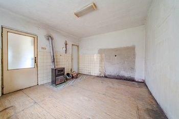 kuchyně - Prodej domu 156 m², Kočín