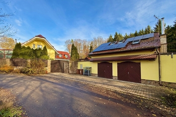 Prodej domu 650 m², Svinaře