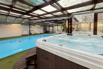 Prodej domu 650 m², Svinaře