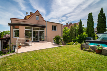 Prodej domu 352 m², Slaný