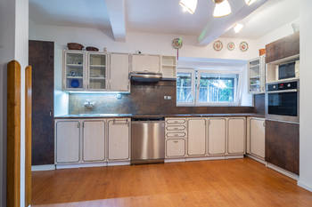 Prodej domu 352 m², Slaný