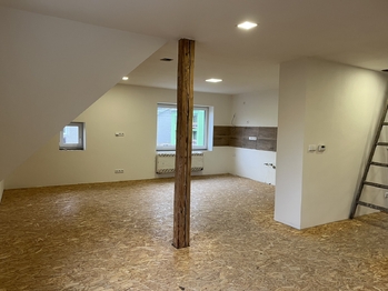Podkroví - Prodej domu 170 m², Karolinka