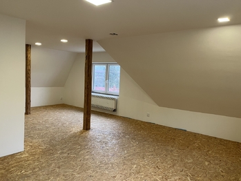 Podkroví - Prodej domu 170 m², Karolinka