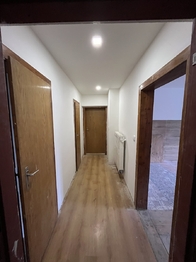 Chodba v přízemí - Prodej domu 170 m², Karolinka