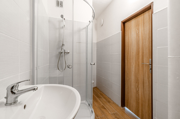 Koupelna - Prodej bytu 3+kk v osobním vlastnictví 63 m², Havlíčkův Brod
