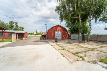 Pohled na velkou halu - Pronájem skladovacích prostor 676 m², Červené Pečky