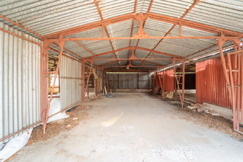 Vnitří část menších hal - Pronájem skladovacích prostor 676 m², Červené Pečky