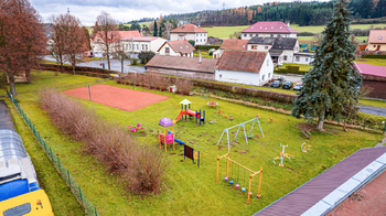 Dětské hřiště - Pronájem pozemku 928 m², Drevníky
