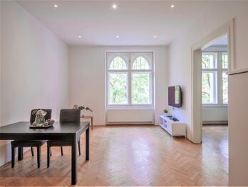 Obývací pokoj - Pronájem bytu 3+kk v osobním vlastnictví 75 m², Praha 8 - Karlín