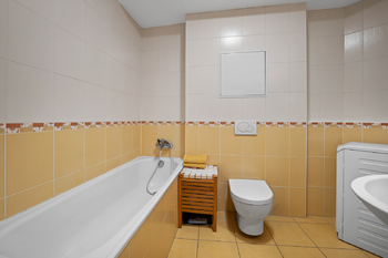 Prodej bytu 2+kk v osobním vlastnictví 61 m², Praha 5 - Smíchov