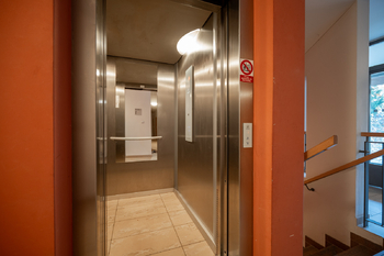 Prodej bytu 2+kk v osobním vlastnictví 61 m², Praha 5 - Smíchov