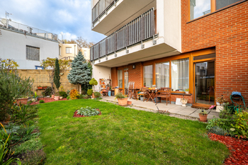 Prodej bytu 2+kk v osobním vlastnictví 61 m², Praha 5 - Smíchov