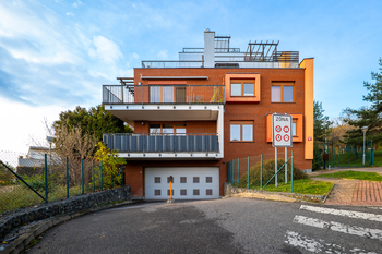 Prodej bytu 2+kk v osobním vlastnictví 61 m², Praha 5 - Smíchov