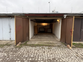 Prodej garáže, Hradec Králové