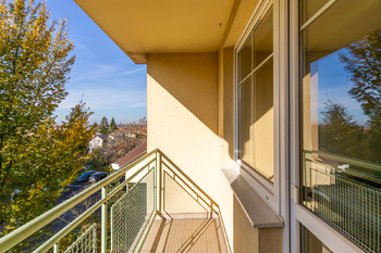 výhled z lodžie - Prodej bytu 3+kk v družstevním vlastnictví 82 m², Nymburk