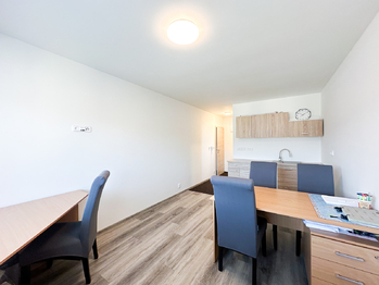 kancelář 1 - Prodej nájemního domu 300 m², Štěchovice