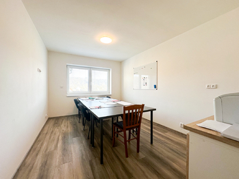 kancelář 4 - Prodej nájemního domu 300 m², Štěchovice