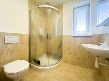 sociální prostor - Prodej nájemního domu 300 m², Štěchovice