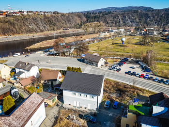 pohled na dům - Prodej nájemního domu 300 m², Štěchovice