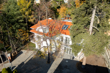Prodej luxusního viladomu, Praha 10 – Záběhlice, u Hamerského rybníka - Prodej domu 462 m², Praha 10 - Záběhlice