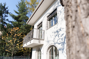 Prodej luxusního viladomu, Praha 10 – Záběhlice, u Hamerského rybníka - Prodej domu 462 m², Praha 10 - Záběhlice