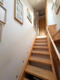 Schody do patra - Prodej bytu 2+kk v osobním vlastnictví 50 m², Praha 3 - Žižkov