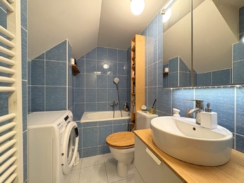 Koupelna - Prodej bytu 2+kk v osobním vlastnictví 50 m², Praha 3 - Žižkov