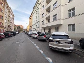 Venkovní pohled na dům - Prodej bytu 2+kk v osobním vlastnictví 50 m², Praha 3 - Žižkov