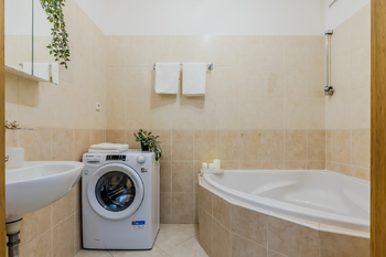 Prodej bytu 2+kk v osobním vlastnictví 61 m², Praha 5 - Zličín