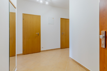 Prodej bytu 2+kk v osobním vlastnictví 61 m², Praha 5 - Zličín