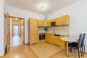 Prodej bytu 2+kk v osobním vlastnictví 61 m², Praha 5 - Zličín